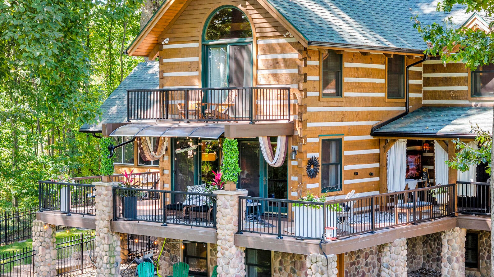 Horton, Michigan, 49246, United States, 5 Bedrooms Bedrooms, ,3 BathroomsBathrooms,Residential,Active,1944098