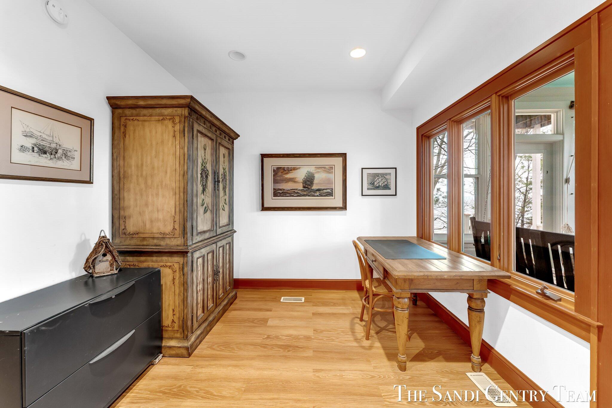 Grand Haven, Michigan, 49417, United States, ,4 BathroomsBathrooms,Residential,Active,1761642