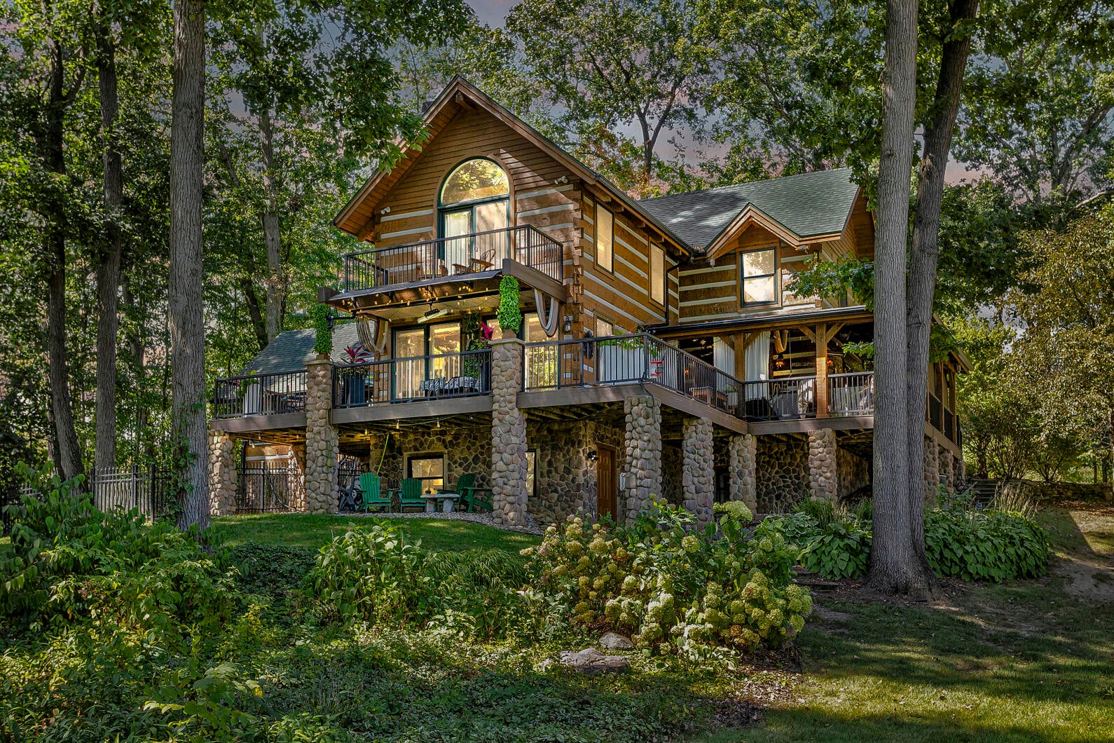 Horton, Michigan, 49246, United States, 5 Bedrooms Bedrooms, ,3 BathroomsBathrooms,Residential,Active,1944098