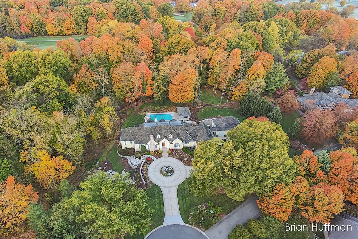 Grandville, Michigan, 49418, United States, 6 Bedrooms Bedrooms, ,9 BathroomsBathrooms,Residential,Active,1988461