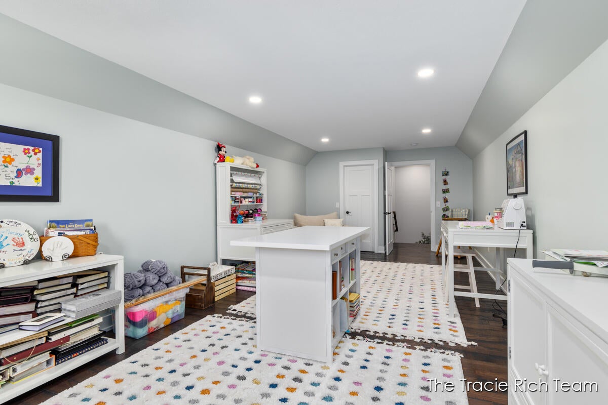 Rockford, Michigan, 49341, United States, 5 Bedrooms Bedrooms, ,5 BathroomsBathrooms,Residential,Active,1929409