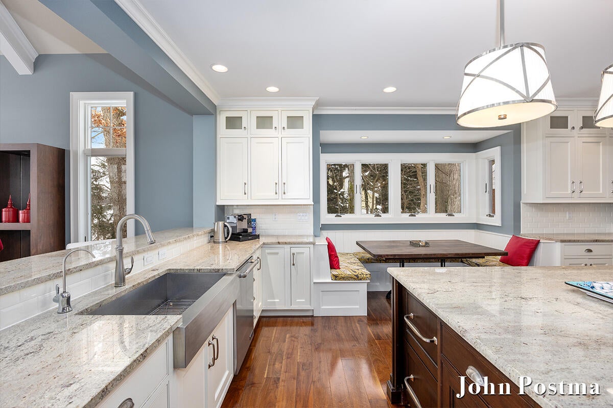 East Grand Rapids, Michigan, 49506, United States, 4 Bedrooms Bedrooms, ,6 BathroomsBathrooms,Residential,Active,2015444