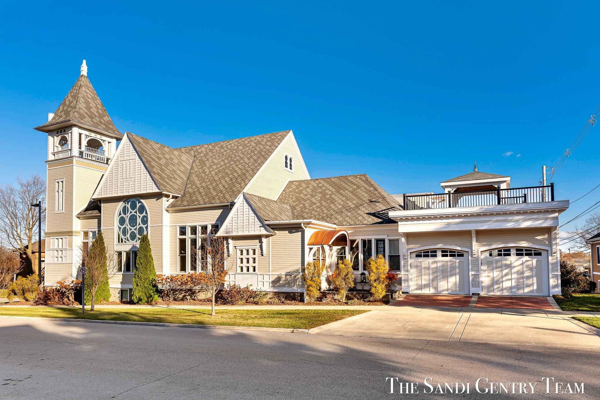 Grand Haven, Michigan, 49417, United States, 3 Bedrooms Bedrooms, ,6 BathroomsBathrooms,Residential,Active,1972168