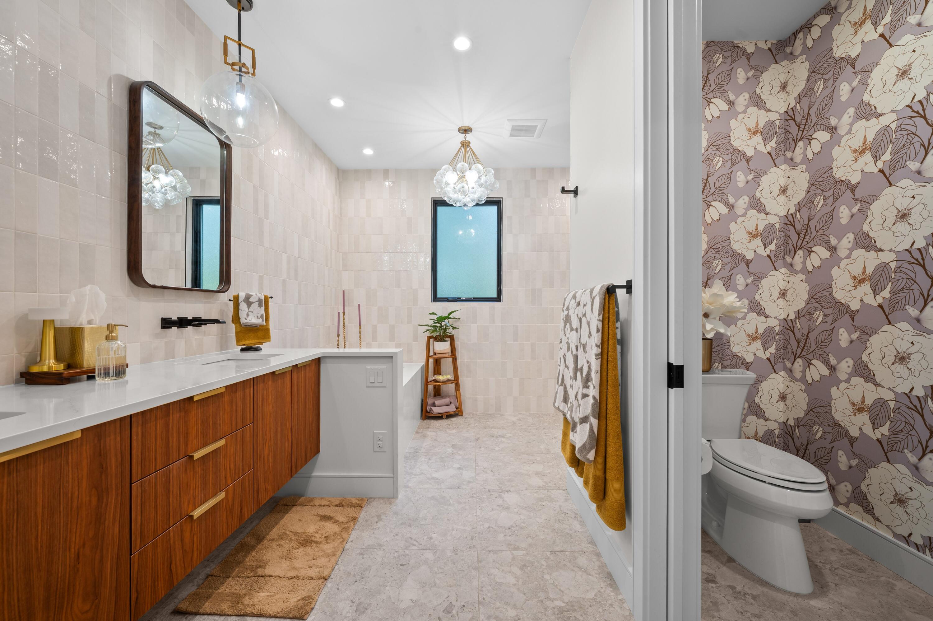 St. Joseph, Michigan, 49085, United States, 6 Bedrooms Bedrooms, ,6 BathroomsBathrooms,Residential,Active,1985598