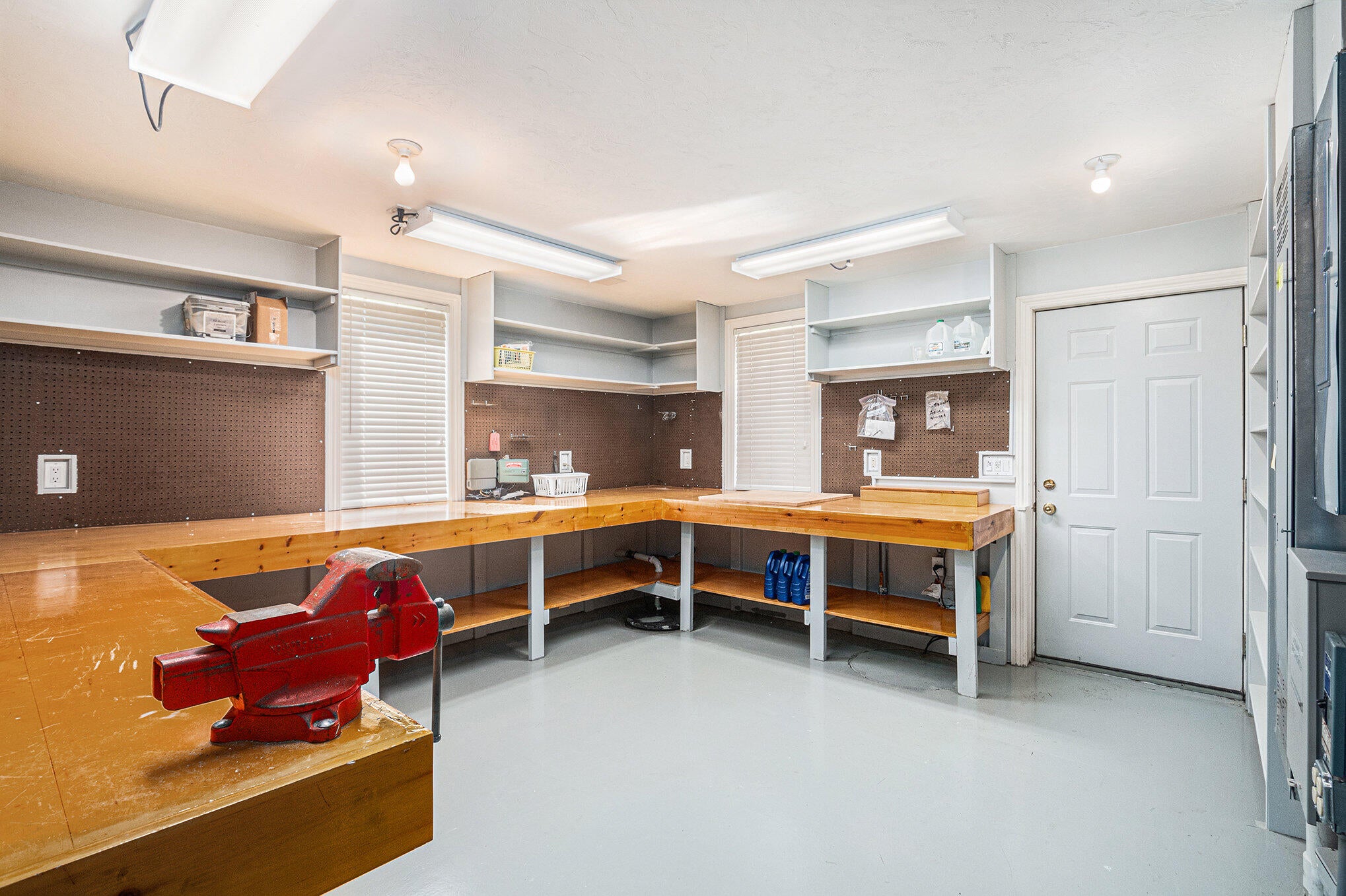 Holland, Michigan, 49423, United States, 4 Bedrooms Bedrooms, ,4 BathroomsBathrooms,Residential,Active,1914588