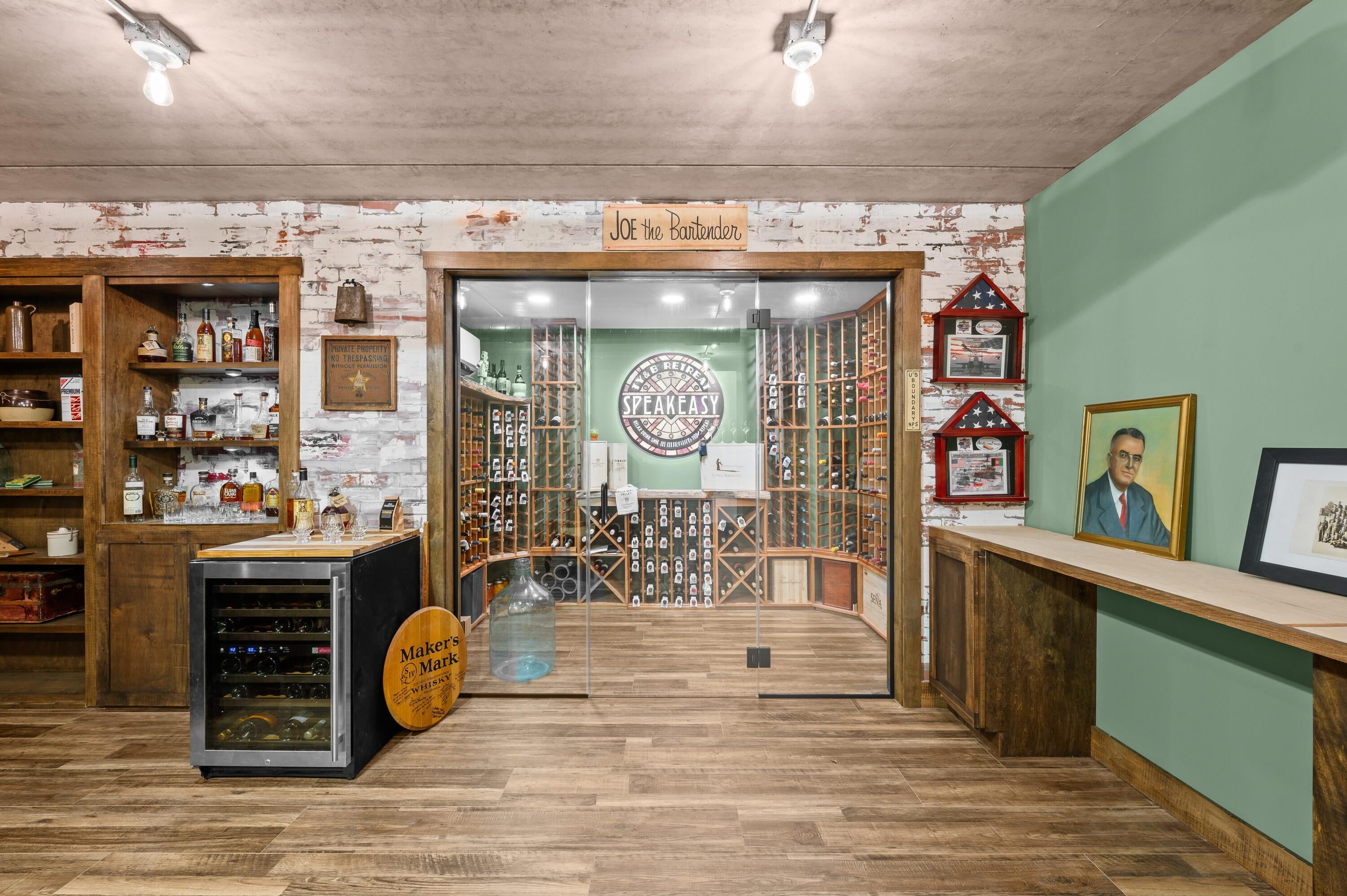 St. Joseph, Michigan, 49085, United States, 6 Bedrooms Bedrooms, ,6 BathroomsBathrooms,Residential,Active,1985598