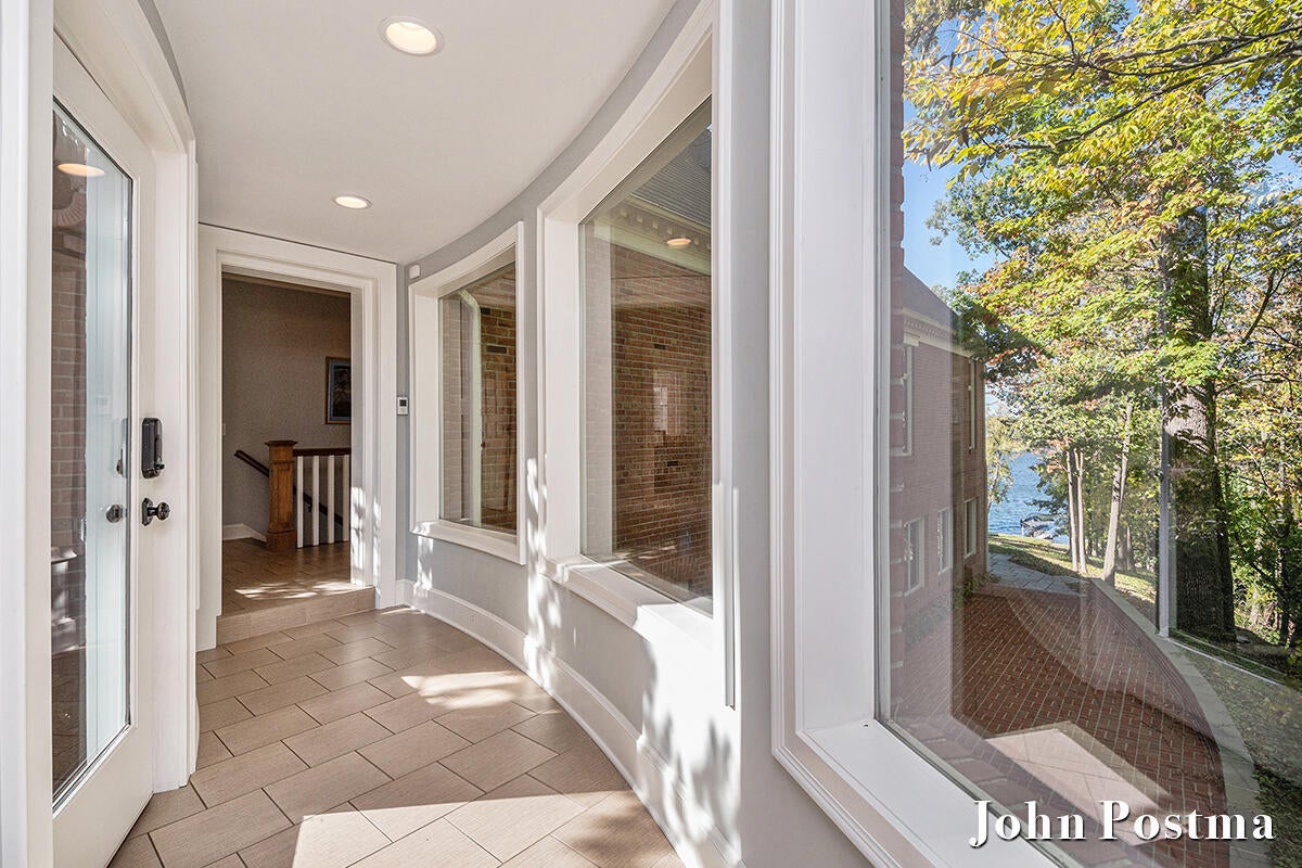 East Grand Rapids, Michigan, 49506, United States, 4 Bedrooms Bedrooms, ,6 BathroomsBathrooms,Residential,Active,2015444