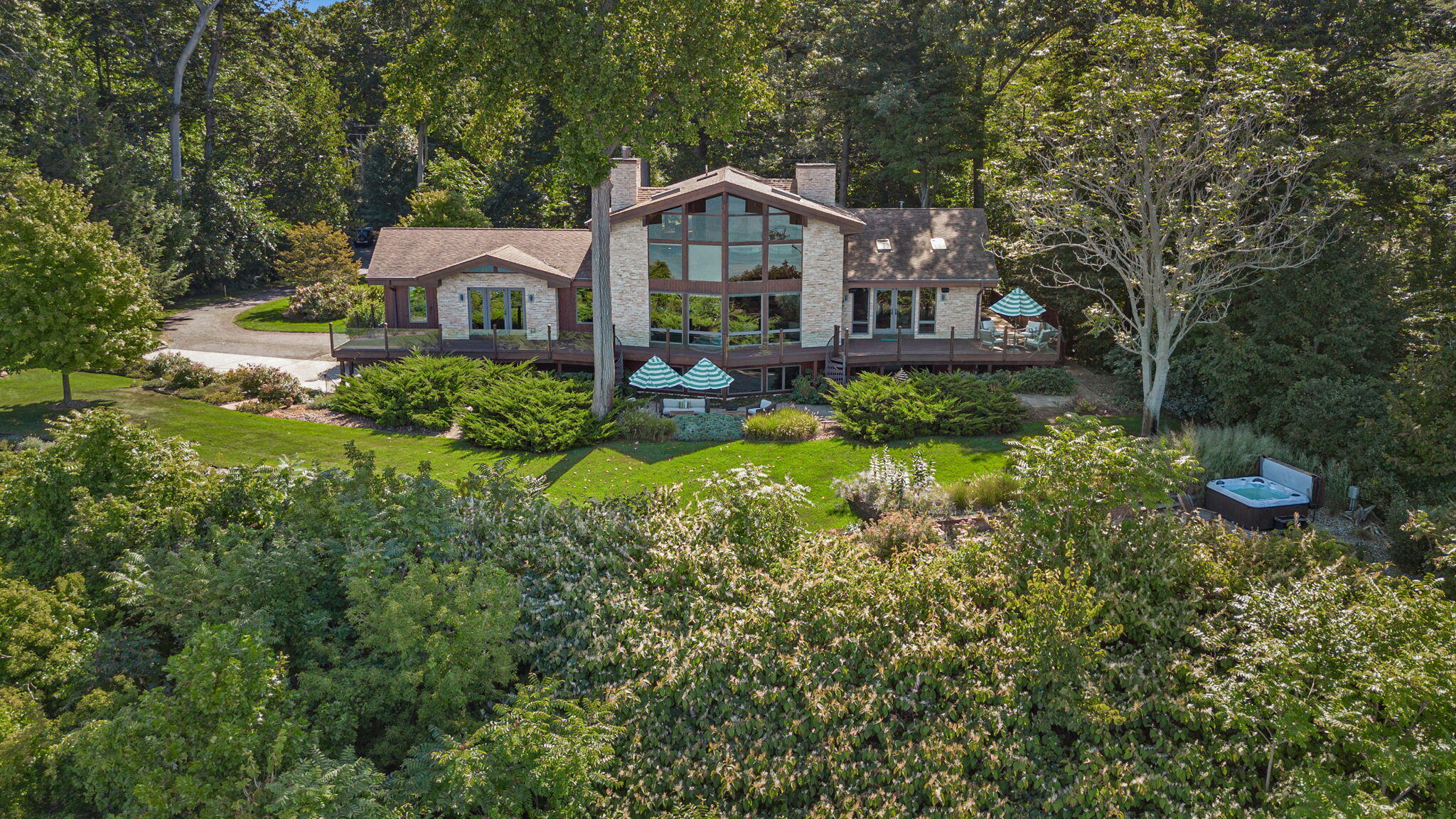 Coloma, Michigan, 49038, United States, 4 Bedrooms Bedrooms, ,5 BathroomsBathrooms,Residential,Active,1909829