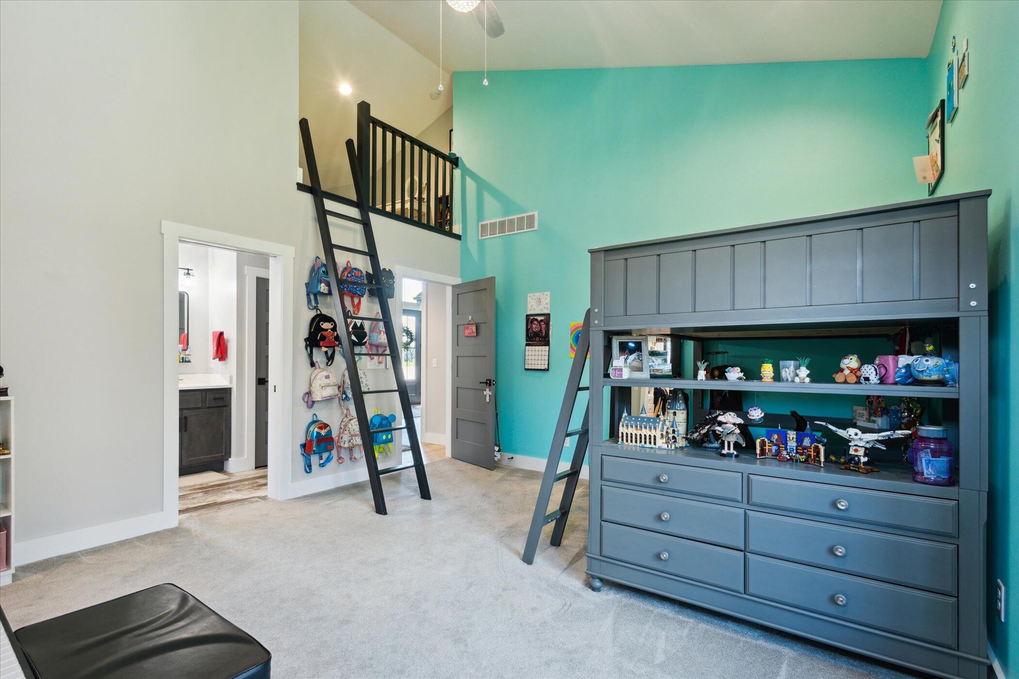 Niles, Michigan, 49120, United States, 5 Bedrooms Bedrooms, ,5 BathroomsBathrooms,Residential,Active,1769298