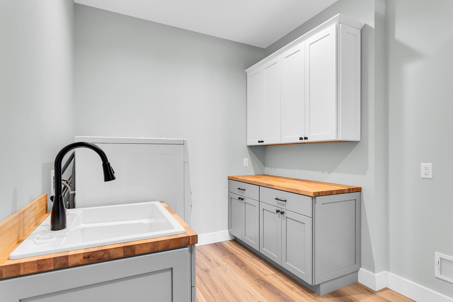 Manitou Beach, Michigan, 49253, United States, 5 Bedrooms Bedrooms, ,4 BathroomsBathrooms,Residential,Active,1989794