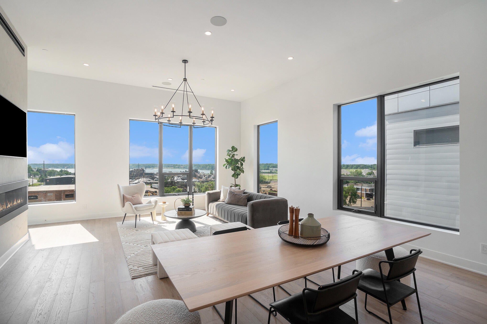 Holland, Michigan, 49423, United States, 2 Bedrooms Bedrooms, ,2 BathroomsBathrooms,Residential,Active,1953402