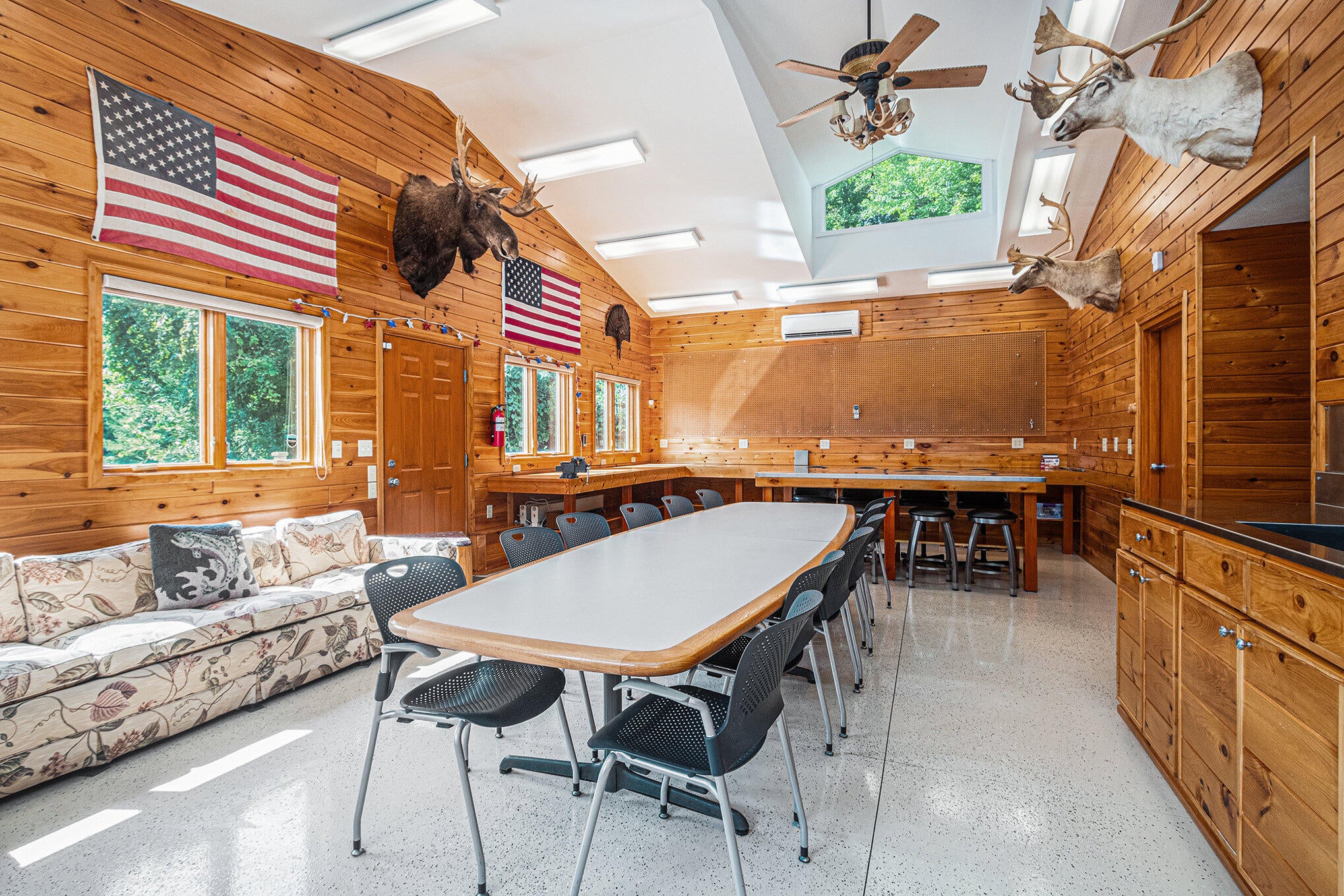 Holland, Michigan, 49423, United States, 4 Bedrooms Bedrooms, ,4 BathroomsBathrooms,Residential,Active,1914588