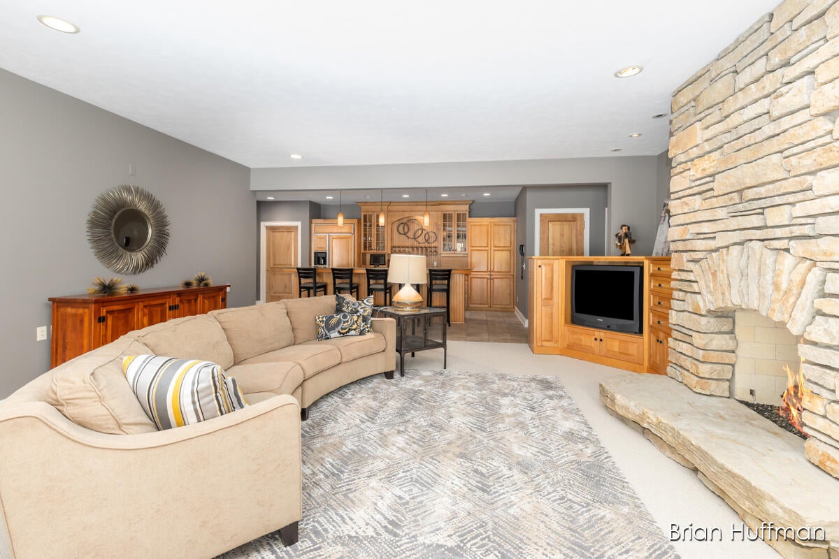 Grandville, Michigan, 49418, United States, 6 Bedrooms Bedrooms, ,9 BathroomsBathrooms,Residential,Active,1988461