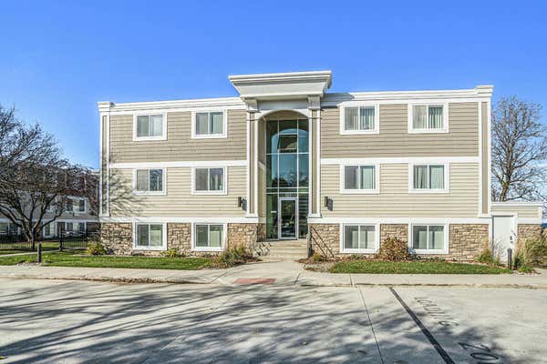 225 N SHORE DR APT 205, SOUTH HAVEN, MI 49090 - Image 1