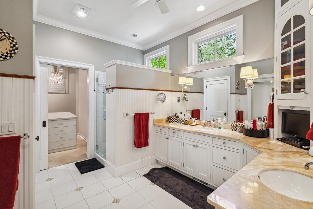 White Pigeon, Michigan, 49099, United States, 9 Bedrooms Bedrooms, ,9 BathroomsBathrooms,Residential,Active,1849554