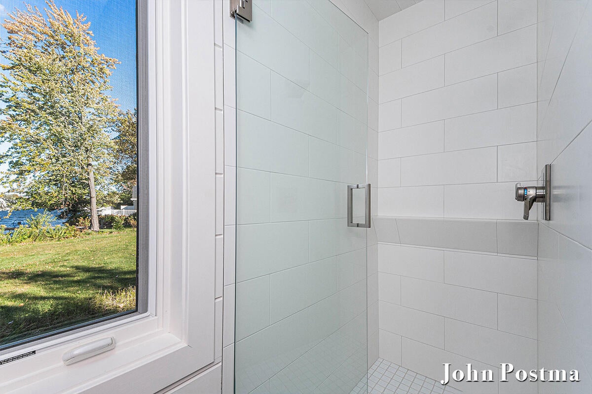 East Grand Rapids, Michigan, 49506, United States, 4 Bedrooms Bedrooms, ,6 BathroomsBathrooms,Residential,Active,2015444