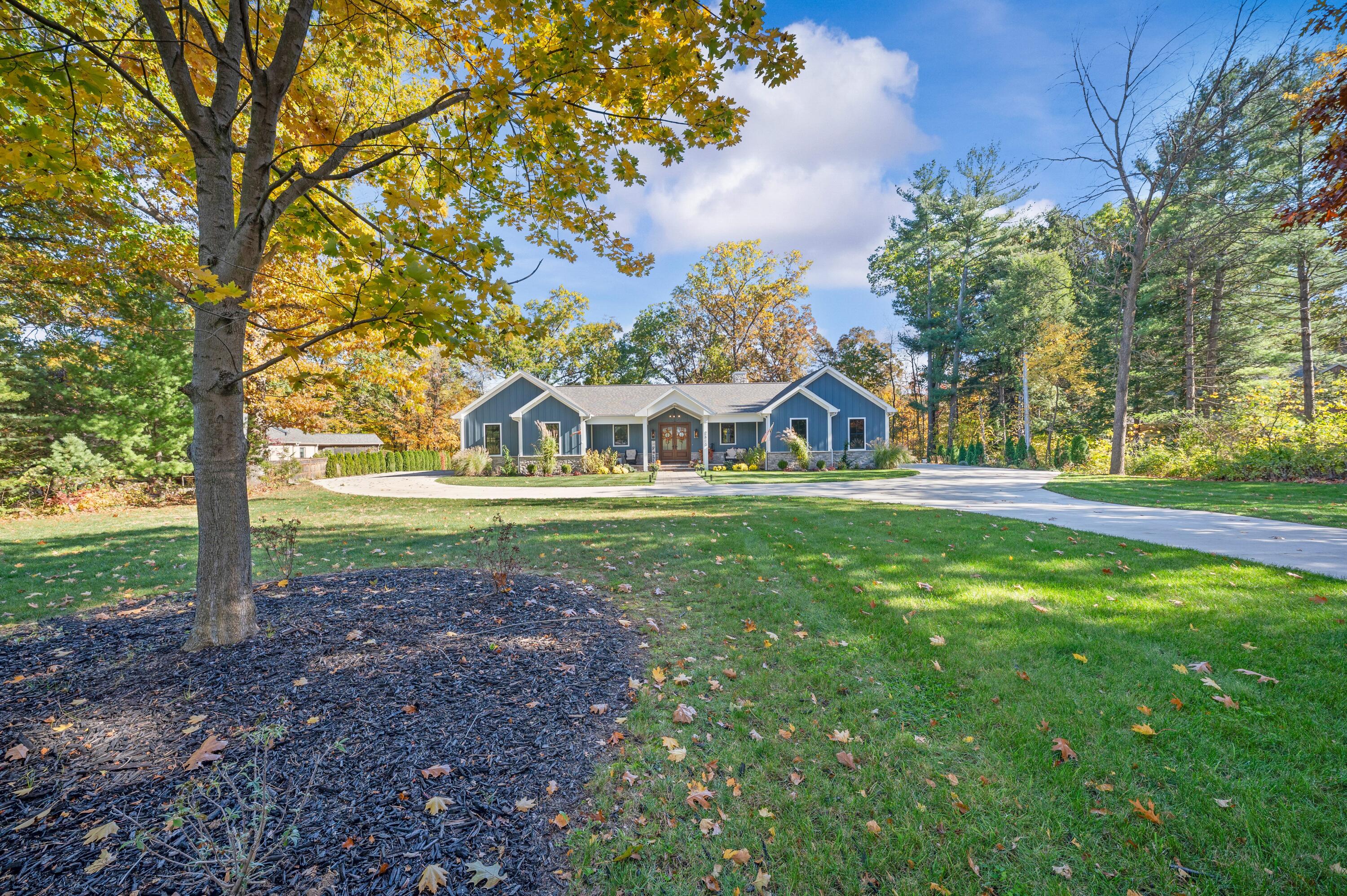 St. Joseph, Michigan, 49085, United States, 6 Bedrooms Bedrooms, ,6 BathroomsBathrooms,Residential,Active,1985598