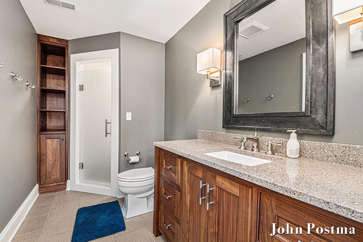 East Grand Rapids, Michigan, 49506, United States, 4 Bedrooms Bedrooms, ,6 BathroomsBathrooms,Residential,Active,2015444