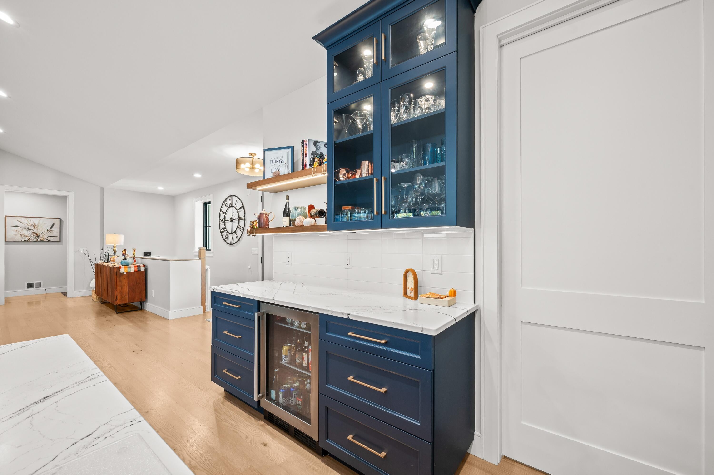 St. Joseph, Michigan, 49085, United States, 6 Bedrooms Bedrooms, ,6 BathroomsBathrooms,Residential,Active,1985598