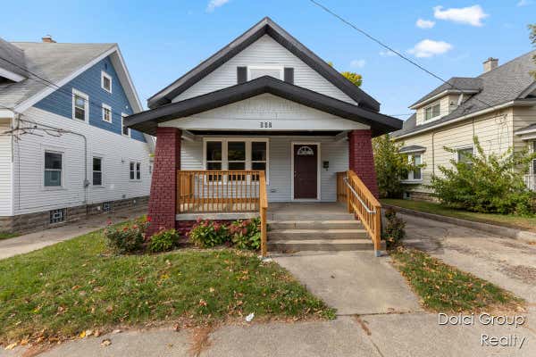 907 COLLEGE AVE NE, GRAND RAPIDS, MI 49503 - Image 1