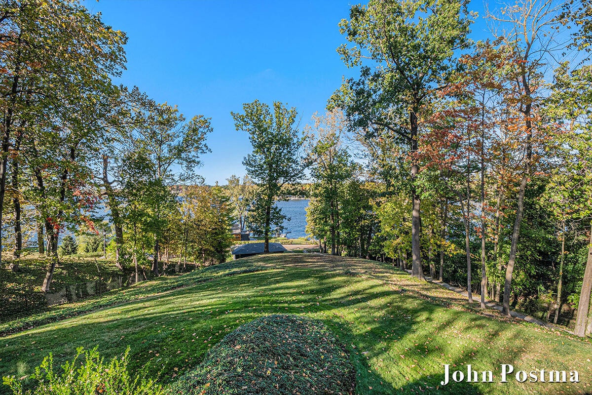 East Grand Rapids, Michigan, 49506, United States, 4 Bedrooms Bedrooms, ,6 BathroomsBathrooms,Residential,Active,2015444