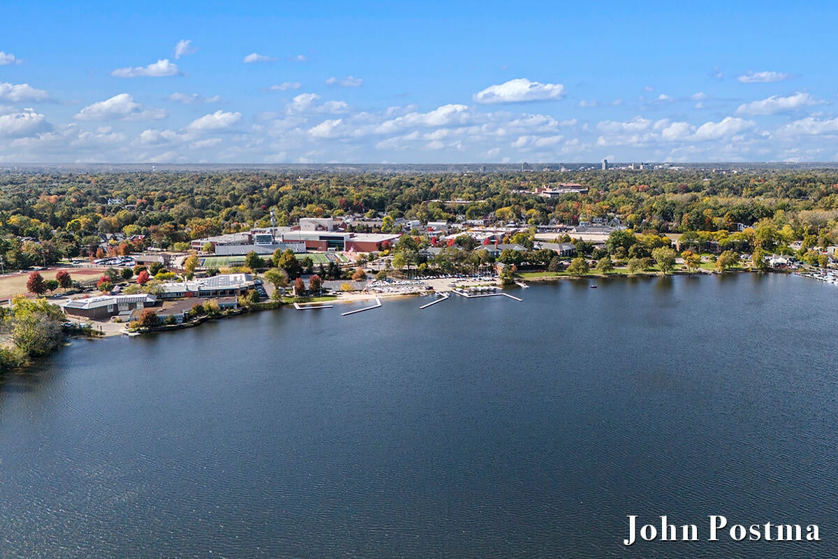 East Grand Rapids, Michigan, 49506, United States, 4 Bedrooms Bedrooms, ,6 BathroomsBathrooms,Residential,Active,2015444