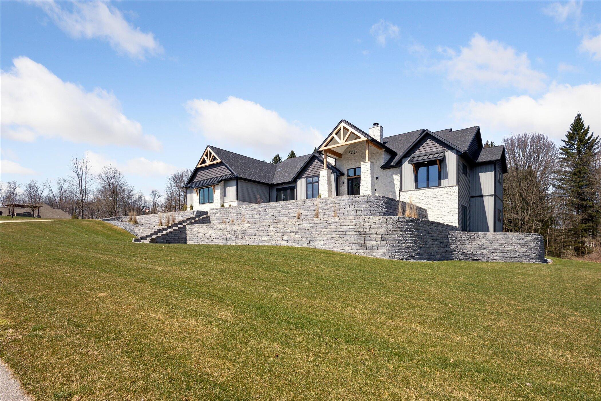 Niles, Michigan, 49120, United States, 5 Bedrooms Bedrooms, ,5 BathroomsBathrooms,Residential,Active,1769298