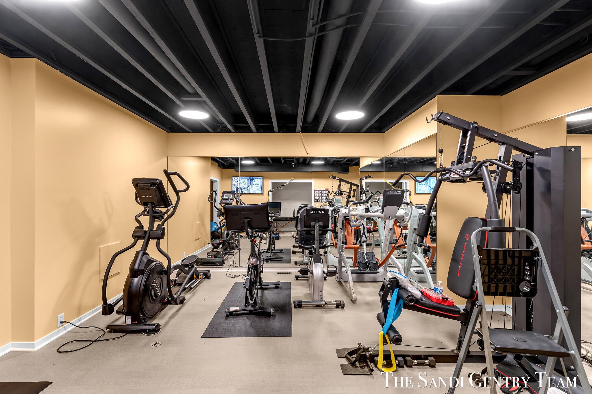 Spring Lake, Michigan, 49456, United States, 5 Bedrooms Bedrooms, ,6 BathroomsBathrooms,Residential,Active,1960133