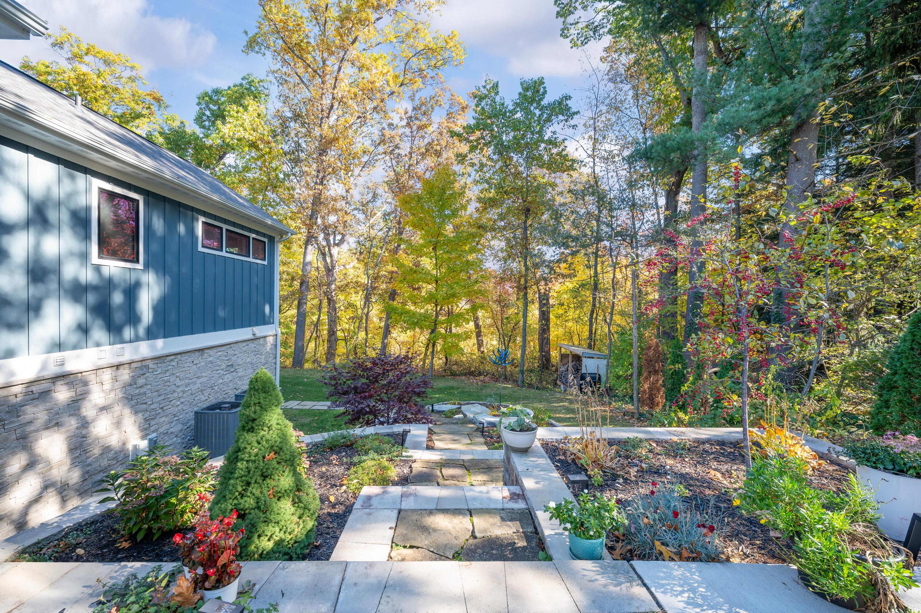 St. Joseph, Michigan, 49085, United States, 6 Bedrooms Bedrooms, ,6 BathroomsBathrooms,Residential,Active,1985598