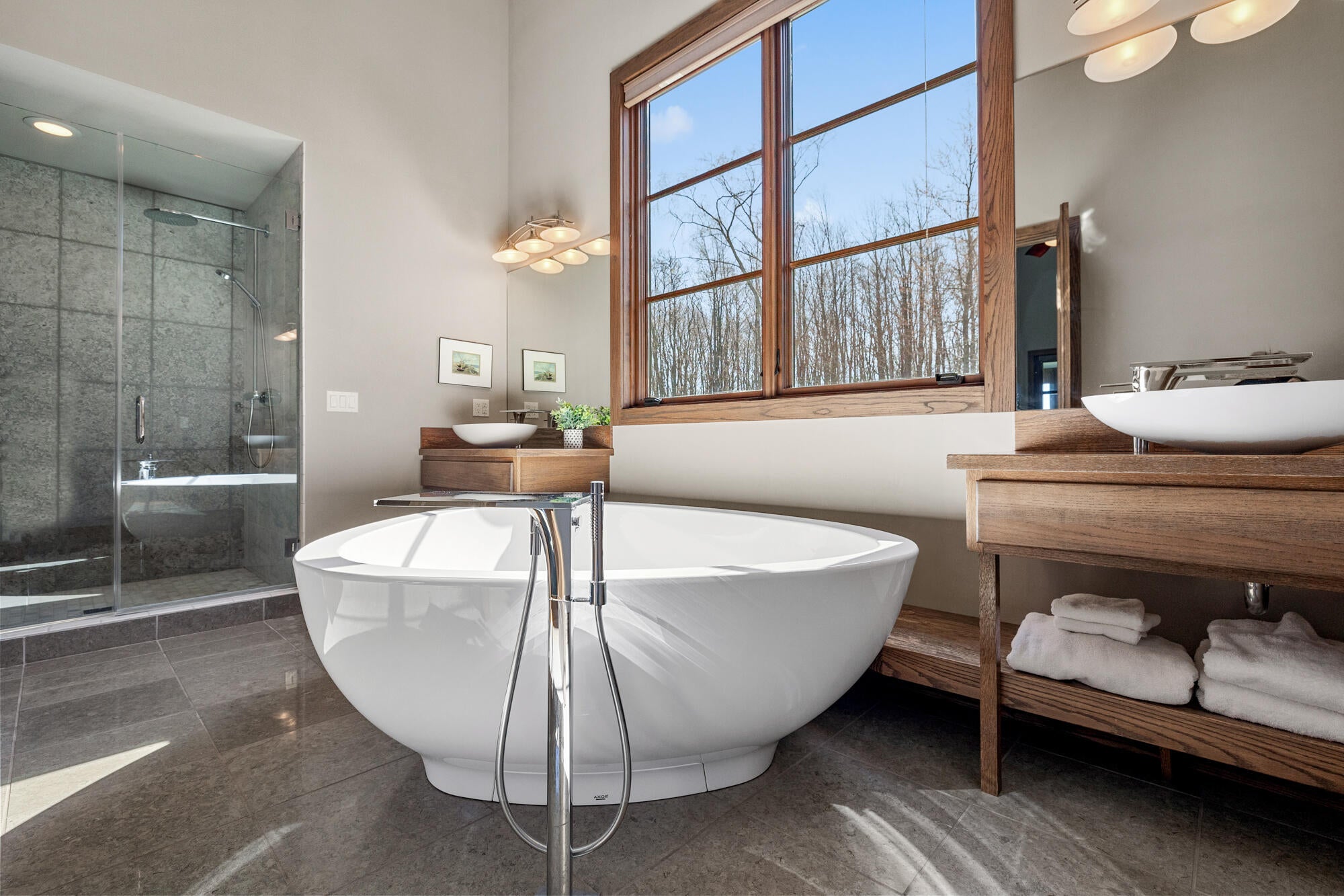 Berrien Springs, Michigan, 49103, United States, ,5 BathroomsBathrooms,Residential,Active,1849497