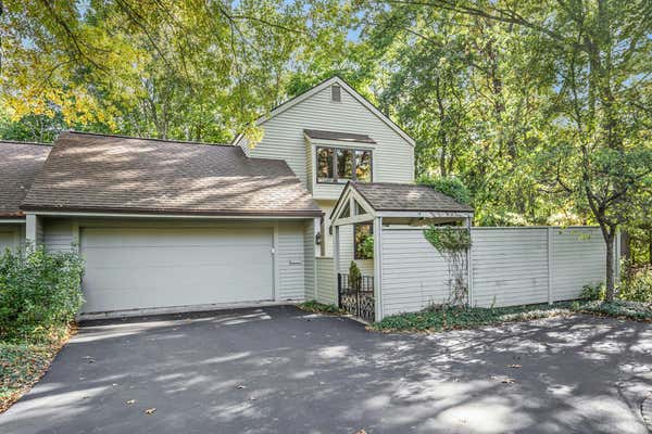 926 ESSEX CIR, KALAMAZOO, MI 49008 - Image 1