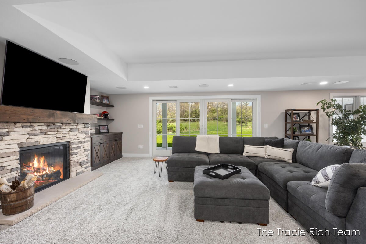 Rockford, Michigan, 49341, United States, 5 Bedrooms Bedrooms, ,5 BathroomsBathrooms,Residential,Active,1929409