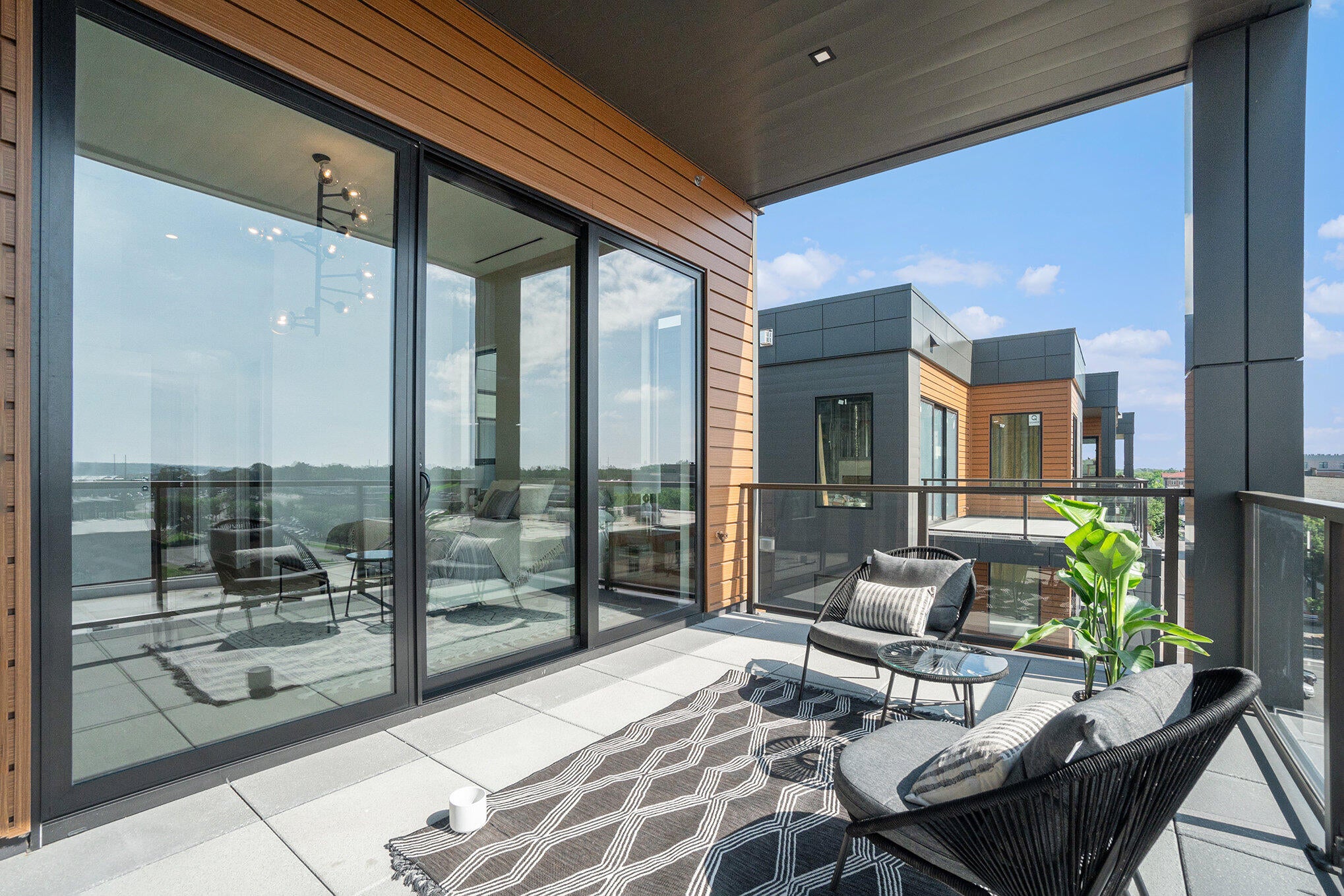 Holland, Michigan, 49423, United States, 2 Bedrooms Bedrooms, ,2 BathroomsBathrooms,Residential,Active,1953402