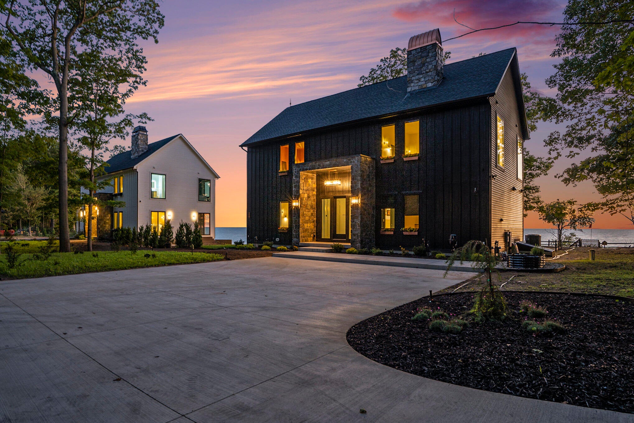 Fennville, Michigan, 49408, United States, 3 Bedrooms Bedrooms, ,4 BathroomsBathrooms,Residential,Active,1849553