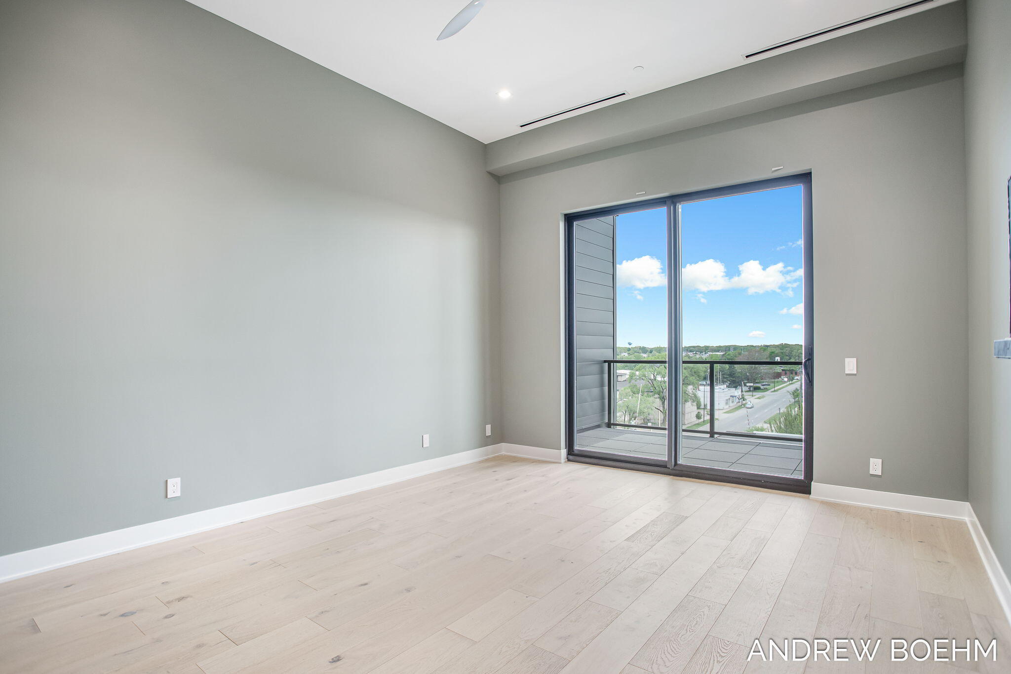 Holland, Michigan, 49423, United States, ,3 BathroomsBathrooms,Residential,Pending,1769506