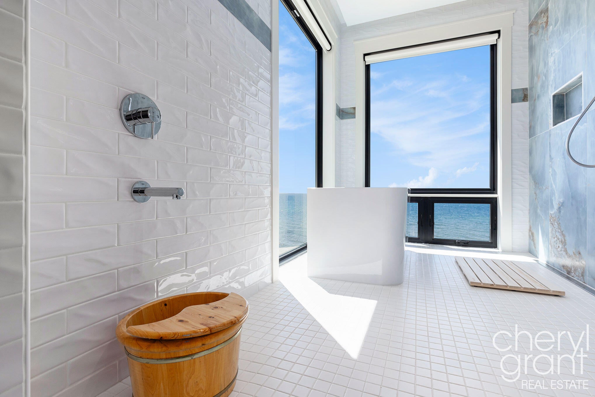 Fennville, Michigan, 49408, United States, 3 Bedrooms Bedrooms, ,4 BathroomsBathrooms,Residential,Active,1929432