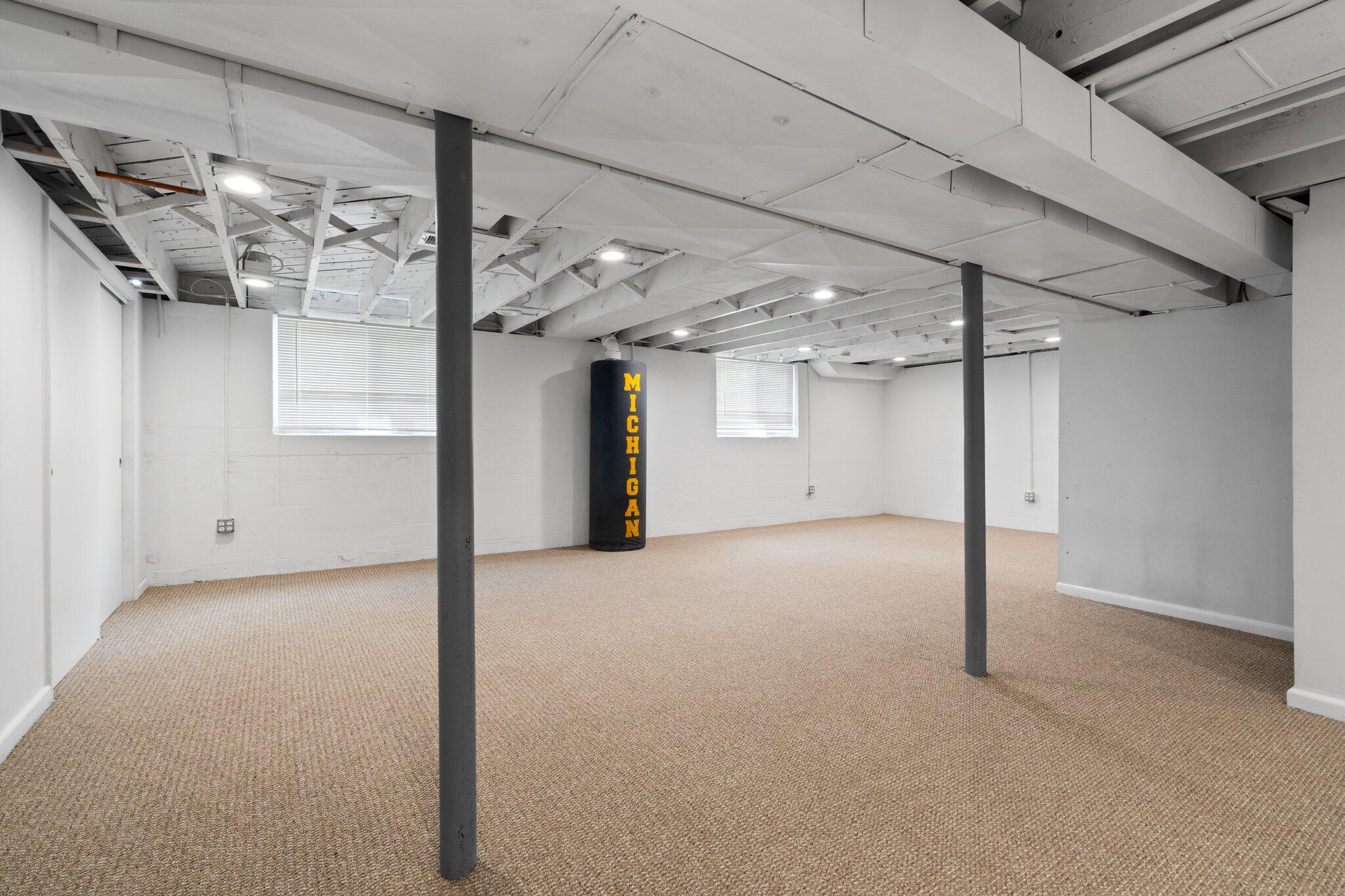 Ann Arbor, Michigan, 48104, United States, 4 Bedrooms Bedrooms, ,4 BathroomsBathrooms,Residential,Active,1831800