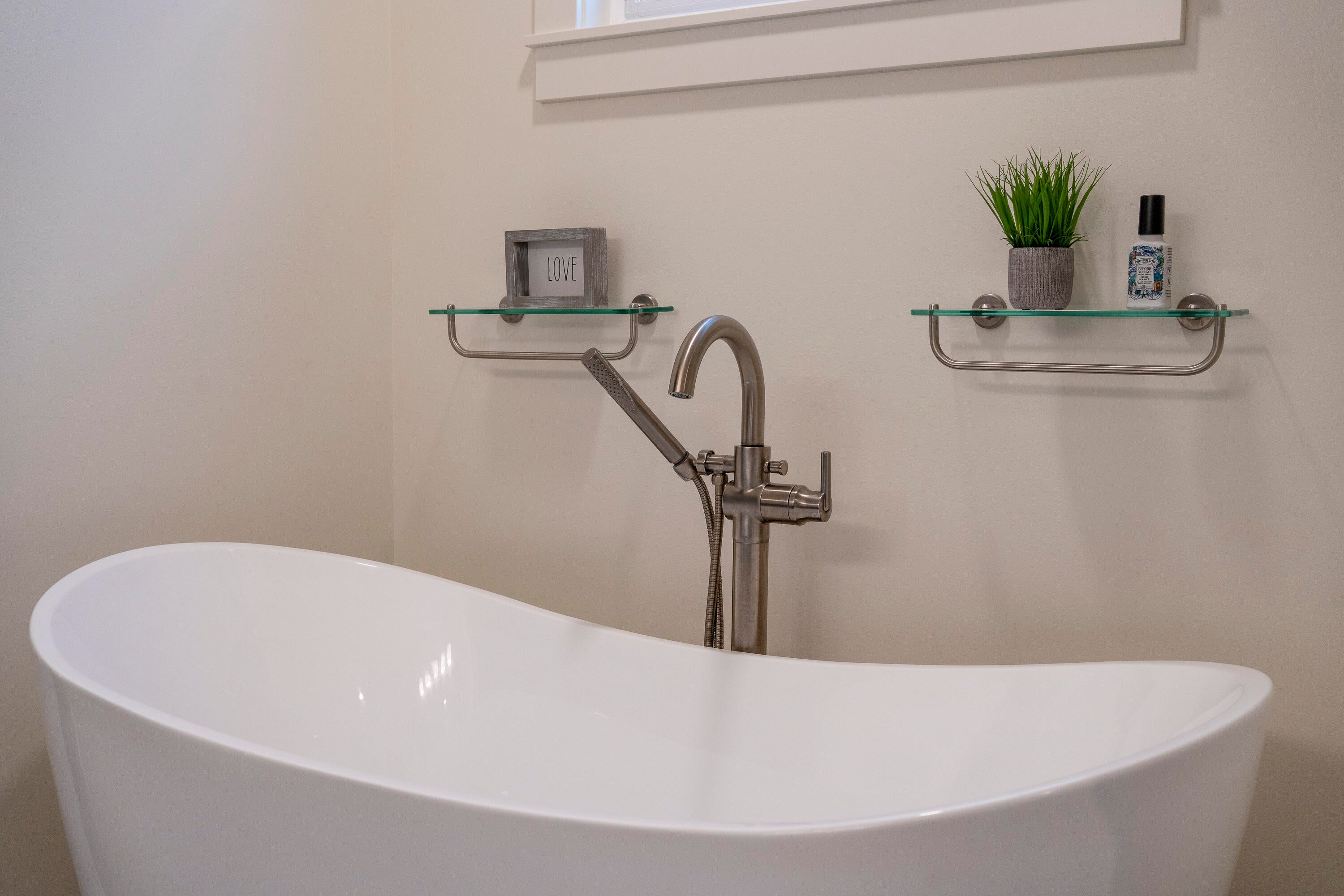 Middleville, Michigan, 49333, United States, 6 Bedrooms Bedrooms, ,3 BathroomsBathrooms,Residential,Active,2006790