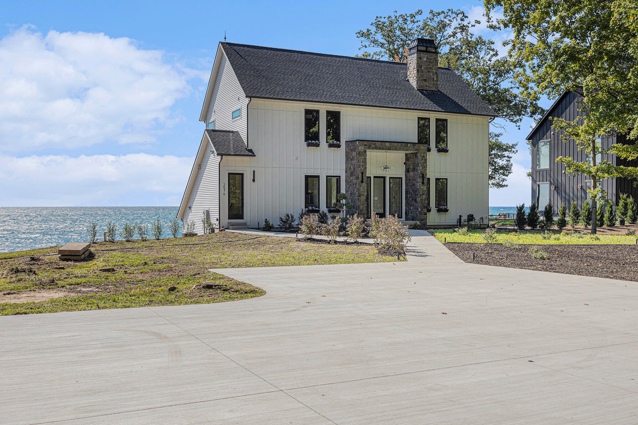 Fennville, Michigan, 49408, United States, 3 Bedrooms Bedrooms, ,4 BathroomsBathrooms,Residential,Active,1929432