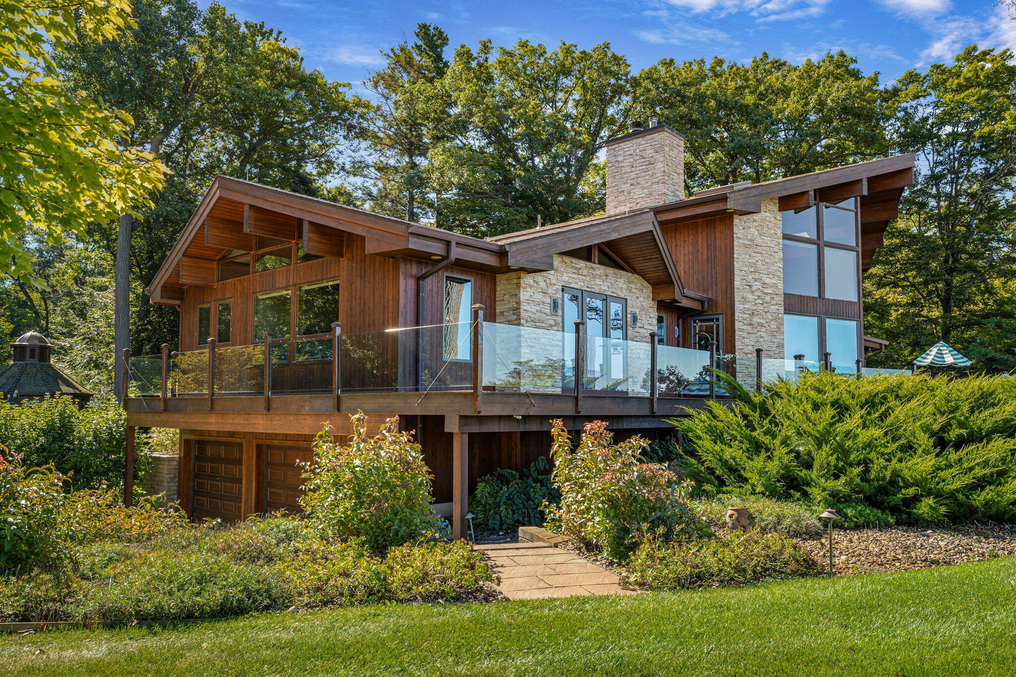 Coloma, Michigan, 49038, United States, 4 Bedrooms Bedrooms, ,5 BathroomsBathrooms,Residential,Active,1909829