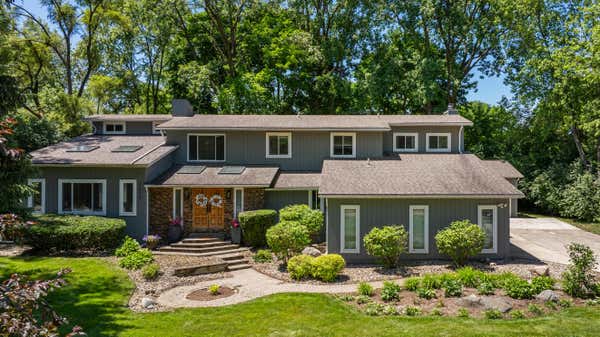 2932 SQUIRREL RD, BLOOMFIELD HILLS, MI 48304 - Image 1