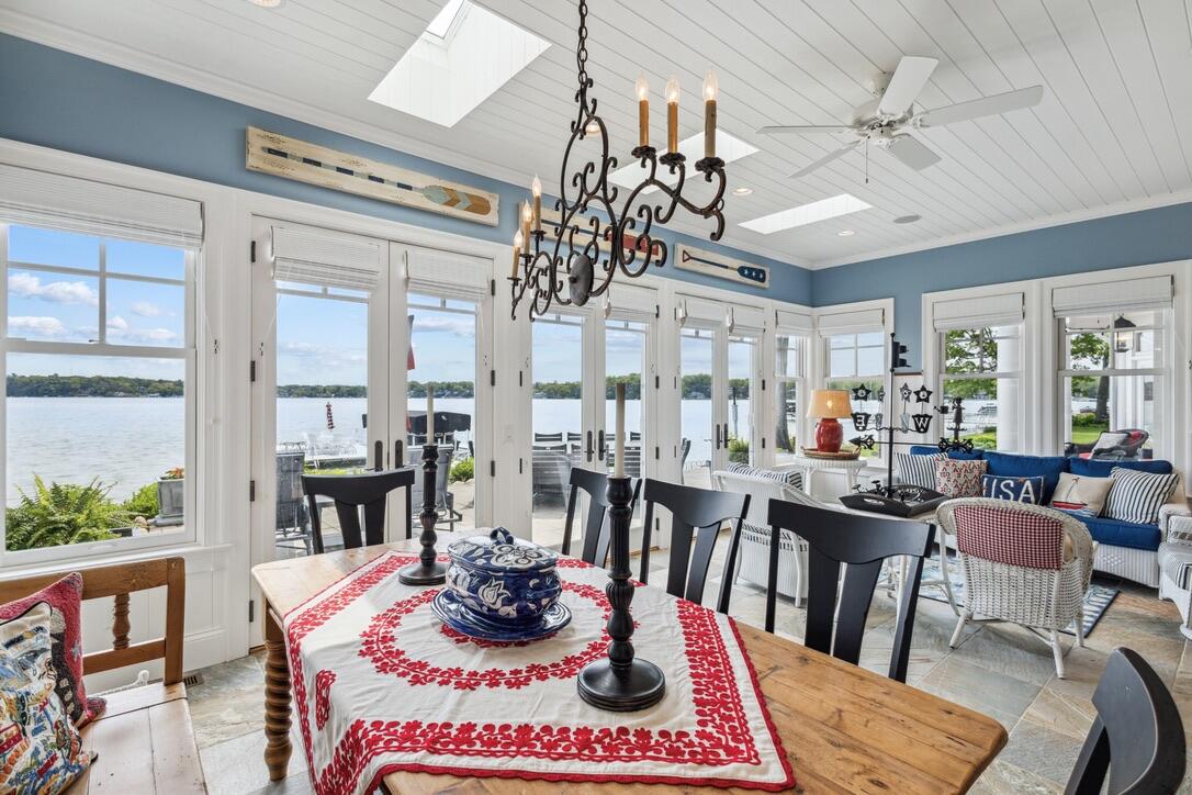 White Pigeon, Michigan, 49099, United States, 9 Bedrooms Bedrooms, ,9 BathroomsBathrooms,Residential,Active,1849554