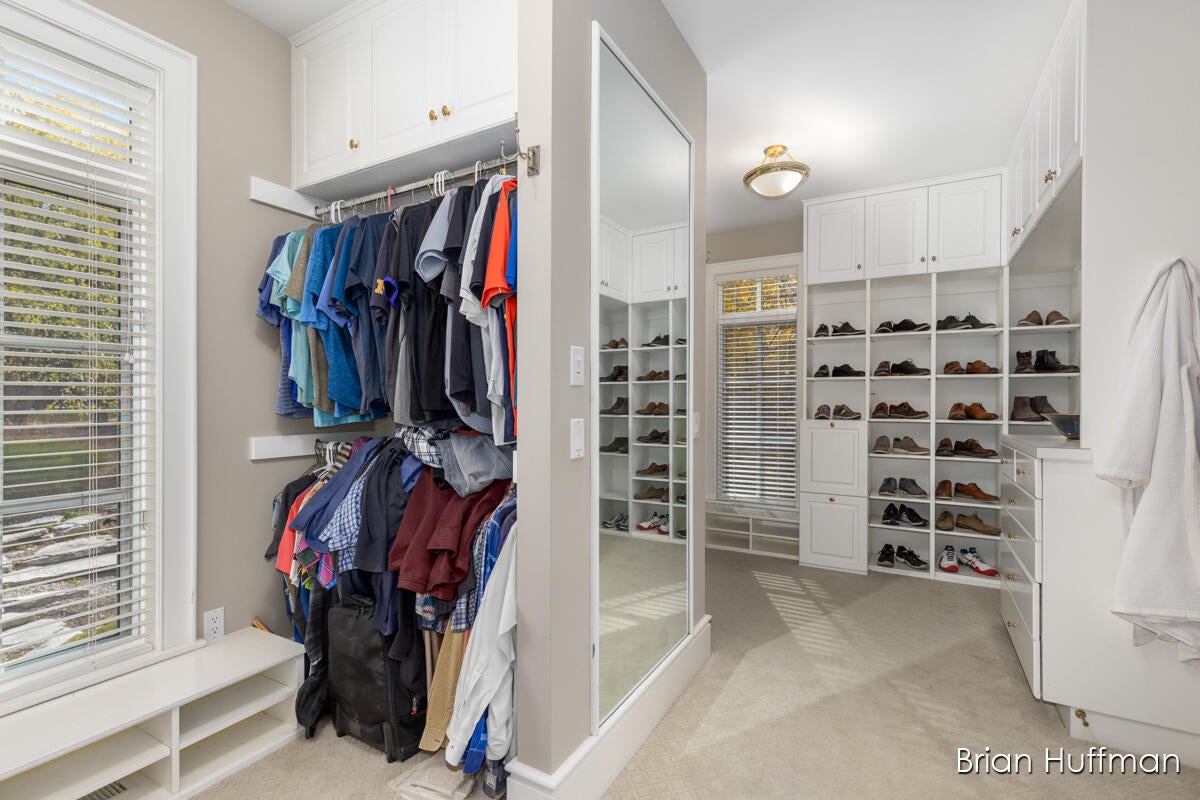 Grandville, Michigan, 49418, United States, 6 Bedrooms Bedrooms, ,9 BathroomsBathrooms,Residential,Active,1988461