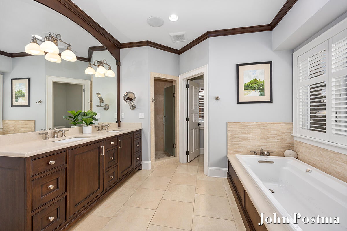 East Grand Rapids, Michigan, 49506, United States, 4 Bedrooms Bedrooms, ,6 BathroomsBathrooms,Residential,Active,2015444