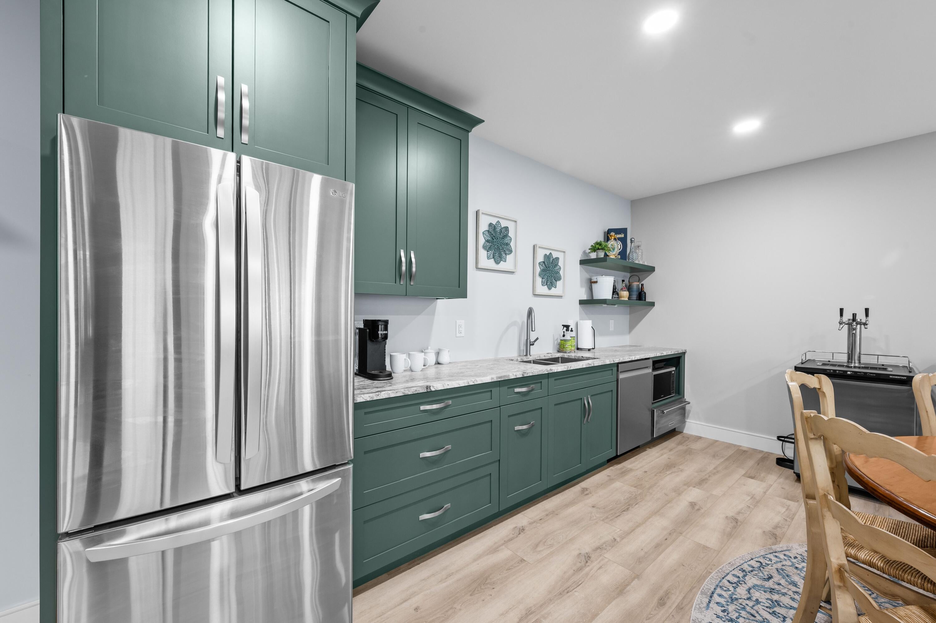 St. Joseph, Michigan, 49085, United States, 6 Bedrooms Bedrooms, ,6 BathroomsBathrooms,Residential,Active,1985598