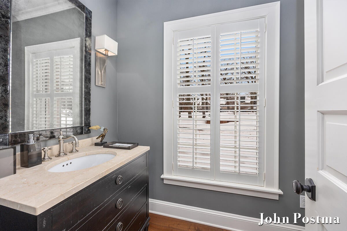 East Grand Rapids, Michigan, 49506, United States, 4 Bedrooms Bedrooms, ,6 BathroomsBathrooms,Residential,Active,2015444