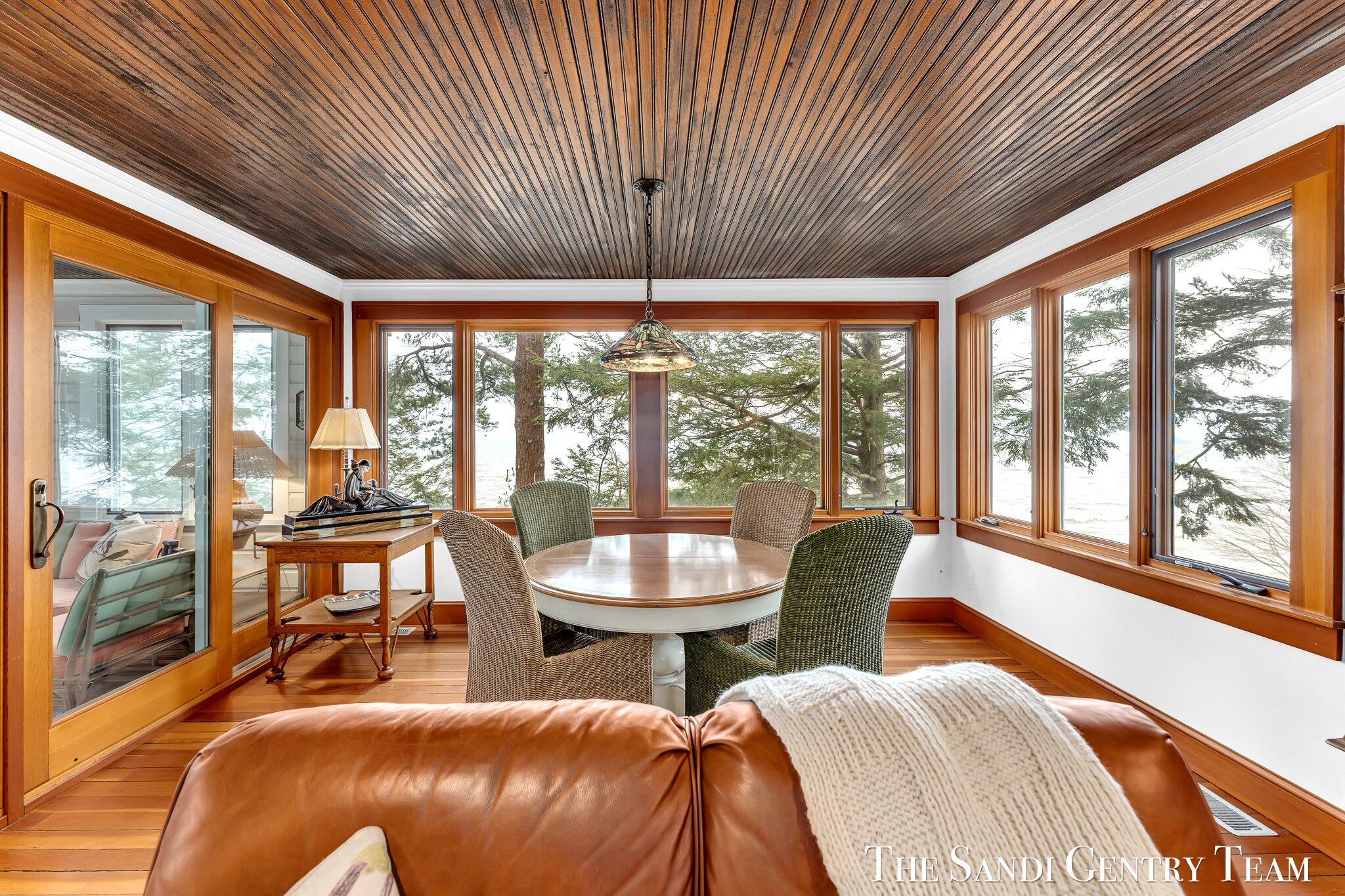 Grand Haven, Michigan, 49417, United States, ,4 BathroomsBathrooms,Residential,Active,1761642