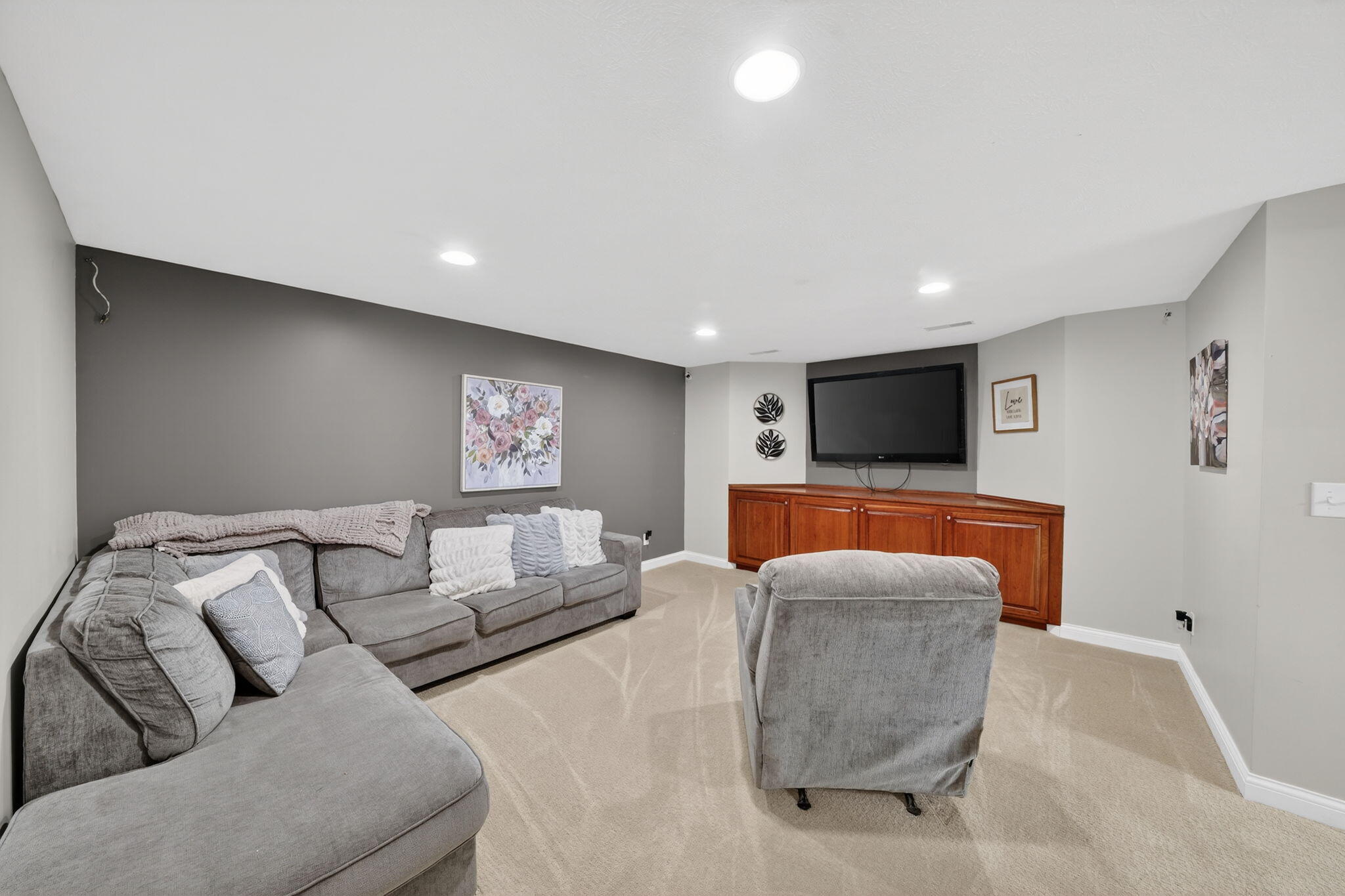 Stevensville, Michigan, 49127, United States, 5 Bedrooms Bedrooms, ,5 BathroomsBathrooms,Residential,Active,2008291