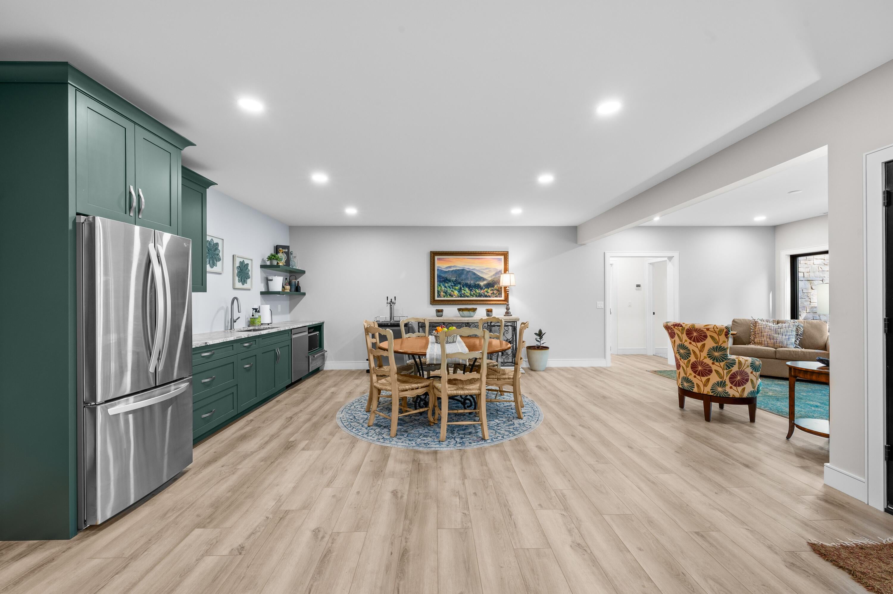 St. Joseph, Michigan, 49085, United States, 6 Bedrooms Bedrooms, ,6 BathroomsBathrooms,Residential,Active,1985598