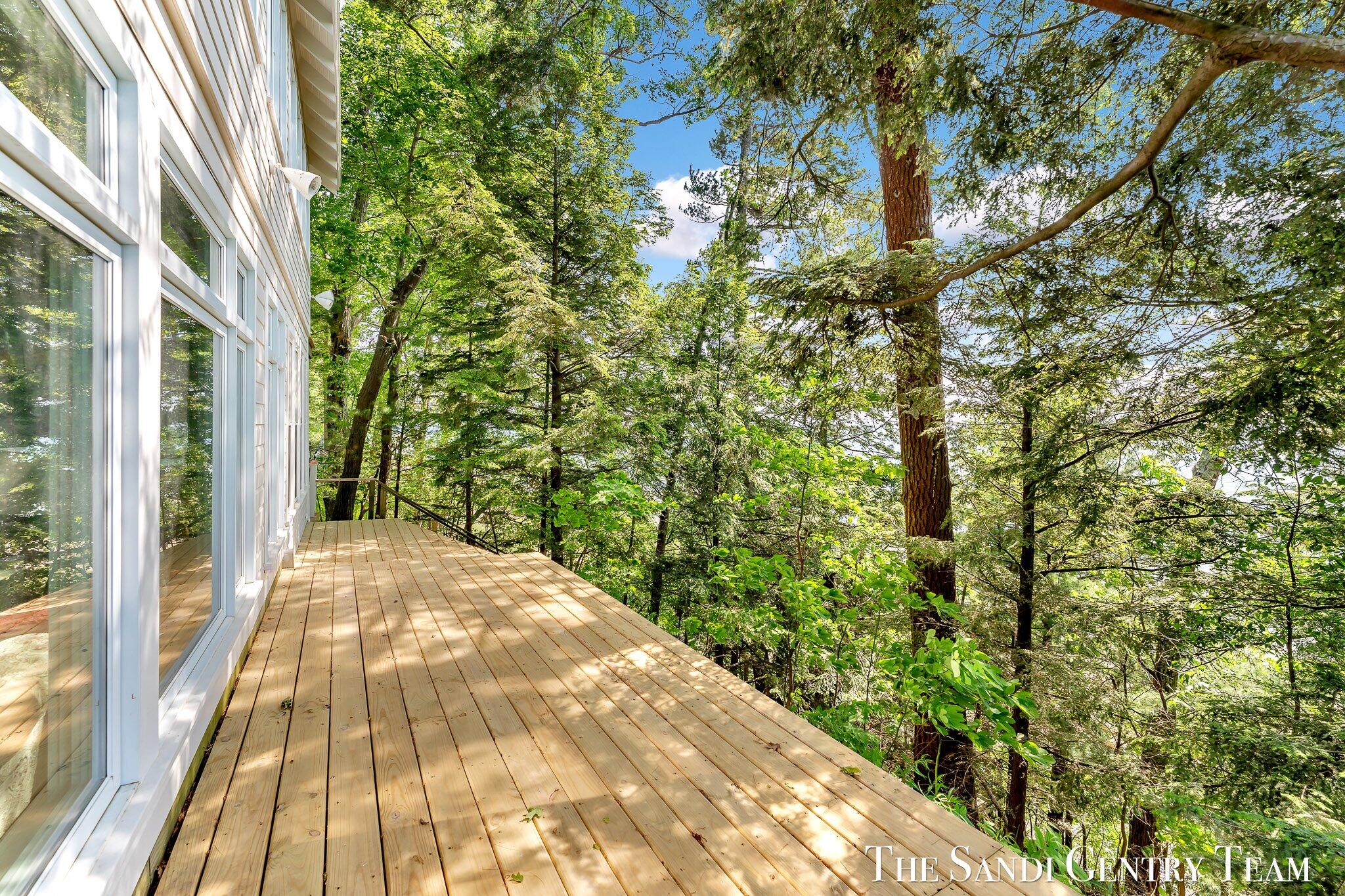 Grand Haven, Michigan, 49417, United States, ,4 BathroomsBathrooms,Residential,Active,1761642